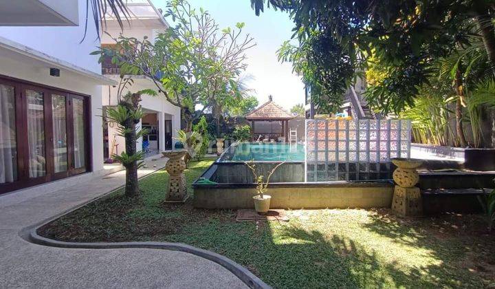 4 bedroom villa in the Nusa Dua Badung area, Bali 2