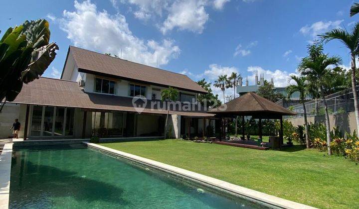 Luxury Tropical Villa With Spacious Garden In Umalas Badung Bali 1