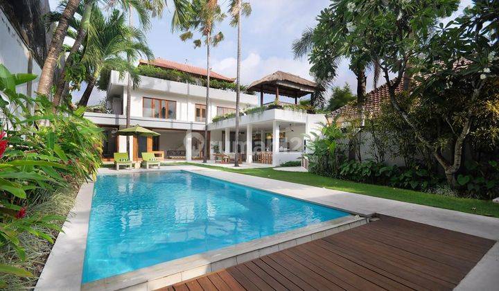 Luxury Villa 2 Lantai Di Tibubeneng Canggu Dekat Pantai Berawa 1