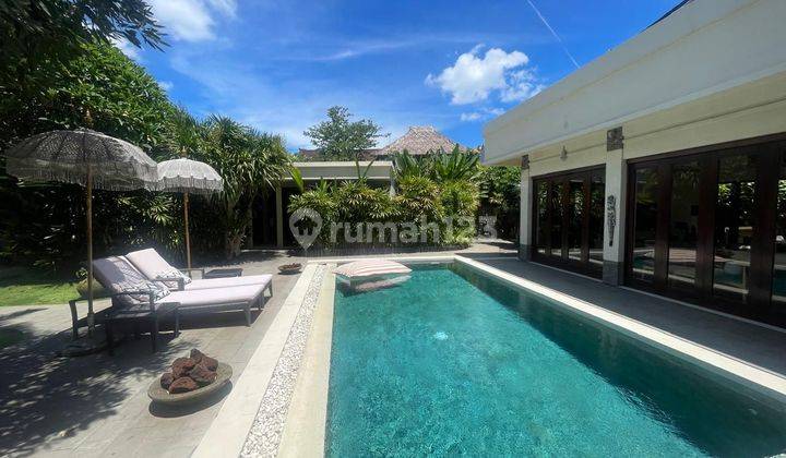 Modern Villa With Large Garden And Riverside In Padanggalak Bali 2