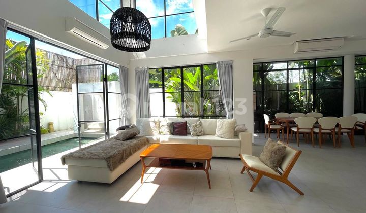 Fantastic Beautiful Villa Minimalist Modern Style In Umalas Bali