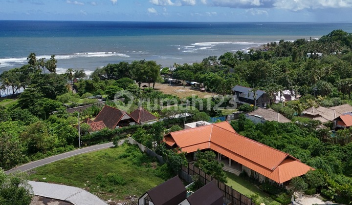 Tanah Jalan Kaki di Pantai Pering Gianyar Bali Tanah Jalan Kaki di Pantai Pering Gianyar Bali