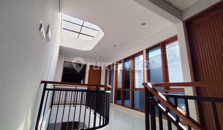 Rumah Cantik Stlye Villa Dekat Berbagai Pusat Perbelanjaan Di Renon 2