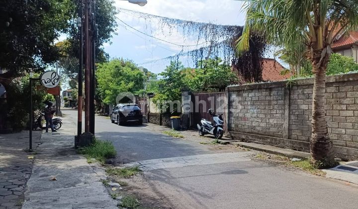 Ready-to-Build Land in Prime Location Near Renon Field