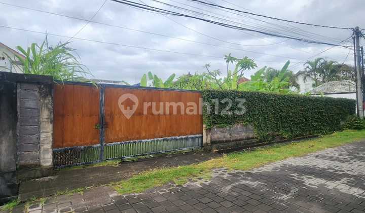 Land Ready to Build Location Elite Sanur Villa Complex
