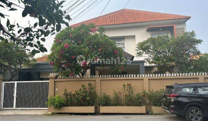 Rumah Mewah Lokasi Strategis Dekat Lapangan Renon Bali 1