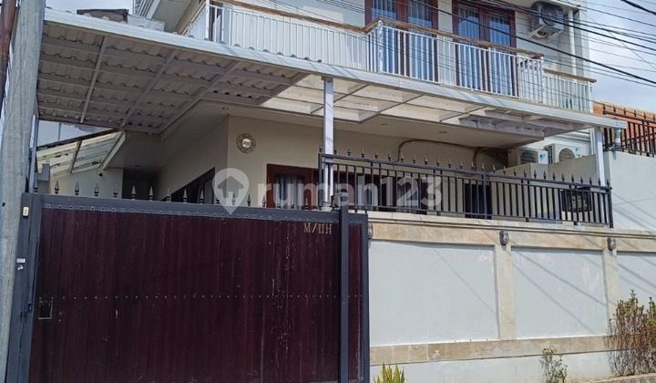 Rumah Cantik Modern Stlye di Tukad Citarum Renon