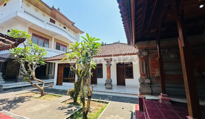 Beautiful House in Balinese Style, Located in Singapadu, Gianyar, Bali