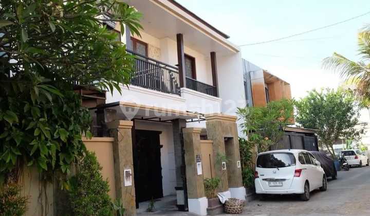 Beautiful Modern Minimalist House Located in an Elite Residential Complex in East Denpasar Beautiful Modern Minimalist House Located in an Elite Residential Complex in East Denpasar