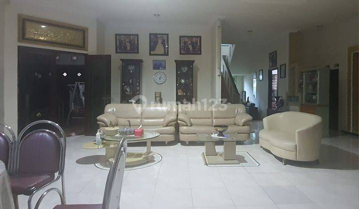 Rumah 2 Lantai Bagus di Galaxy Bumi Permai, Surabaya 1