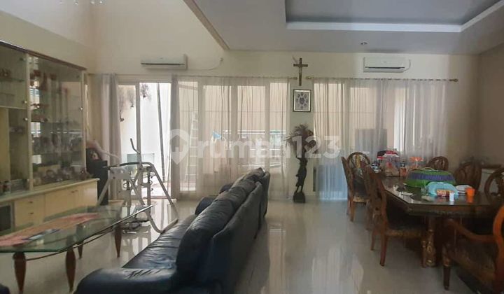 Rumah 2 Lantai Bagus di Citraland East Mansion, Surabaya 1