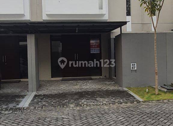 Rumah 2 Lantai Baru di Grand Sunrise, Surabaya 1