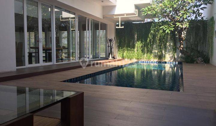 Rumah Dijual Luxury di Raya Bukit Golf International, Surabaya 1