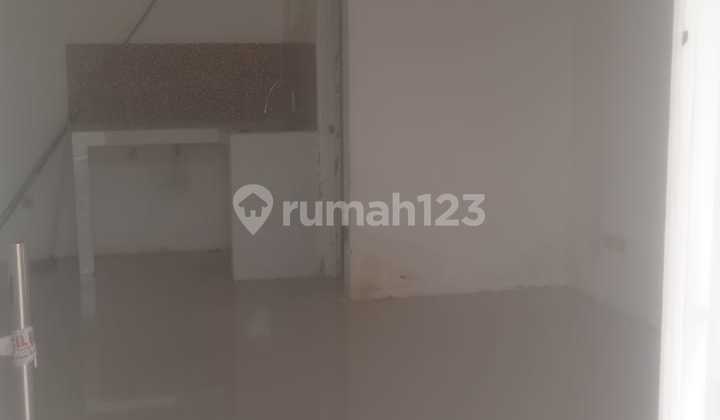 kamar mandi rumah dijual menteng regency driyorejo