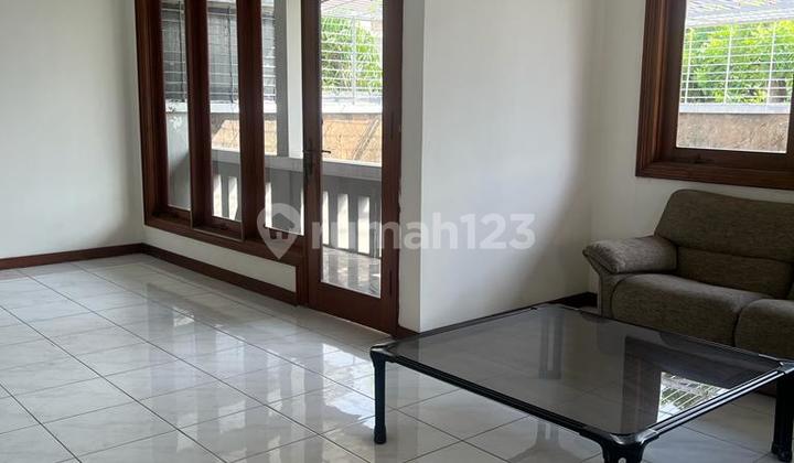 2-Story House for Rent in South Graha Famili, Surabaya 2-Story House for Rent in South Graha Famili, Surabaya