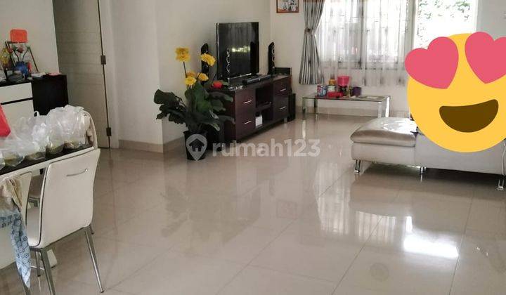 Dijual Rumah Bertingkat Minimalis Modern di Kota Wisata 2