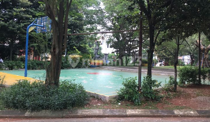 Rumah Baru Depan Taman ,Cakep Siap Huni 7