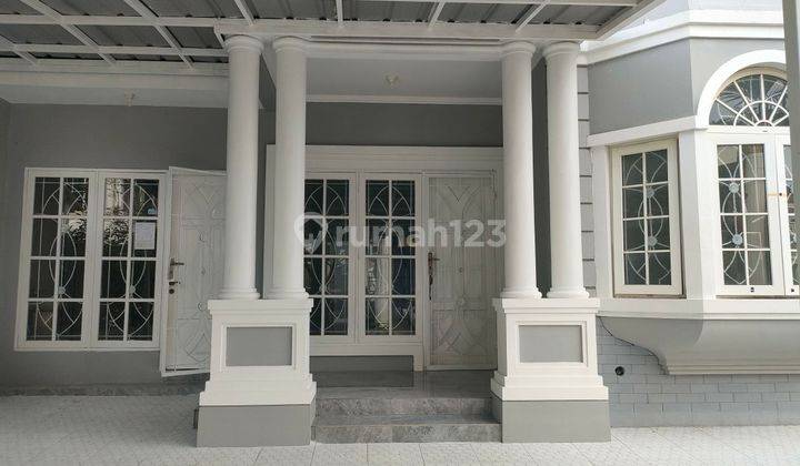 Jual Cepat Rumah Bangunan Besar Sudah Full Renovasi 2