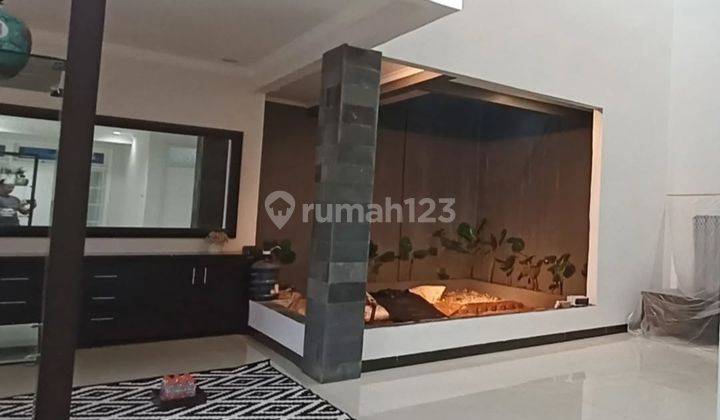 Jual Cepat Rumah Besar Full Renovasi Siap Huni 1