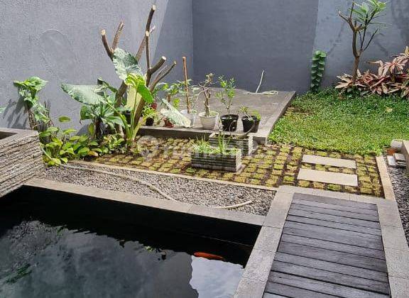 Rumah 2 Lantai Furnished SHM di Komplek Singgasana, Bandung 2