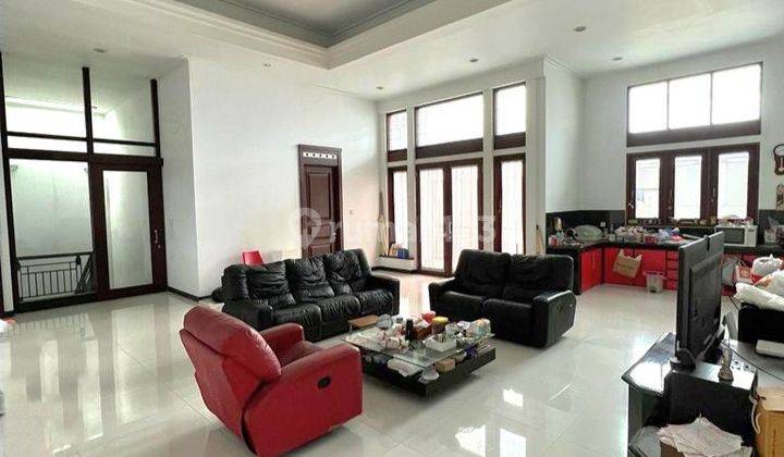 Rumah 2 Lantai Bagus Semi Furnished di Batununggal, Bandung 2