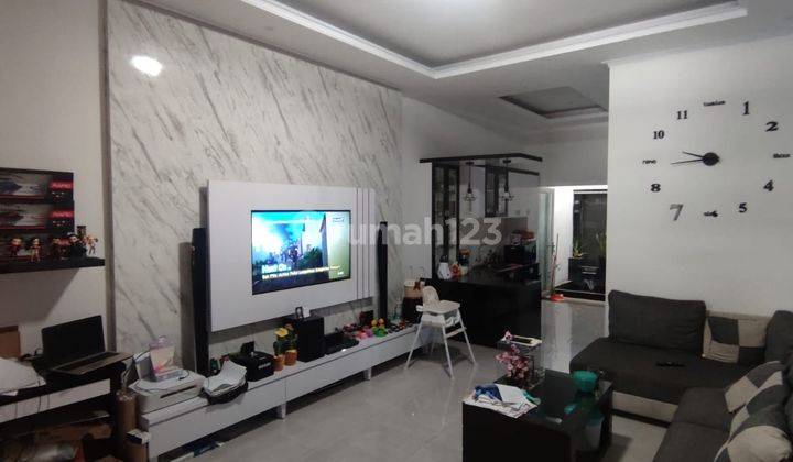 Rumah 3 Lantai Bagus Furnished di Mekar Wangi, Bandung 1