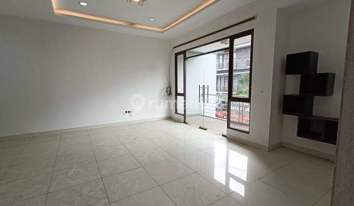 Rumah Bagus SHM 3 Lantai di Sudirman Town House, Bandung 1