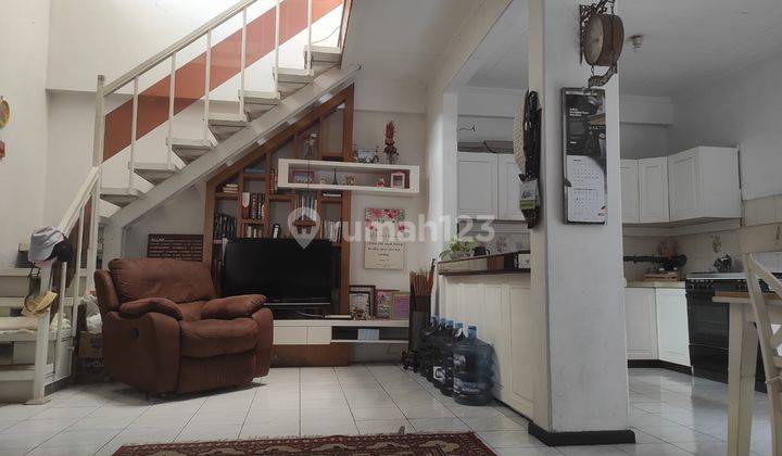 Rumah Bagus Semi Furnished SHM di Turangga, Bandung 1