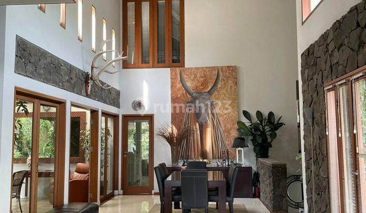 Rumah Modern Tropical Resor Dago Pakar, Bandung Semi Furnished 1