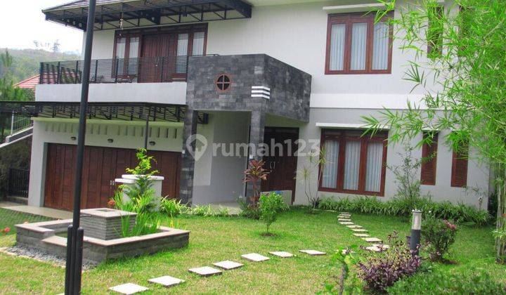 Rumah Lux di Resor Dago Pakar, Bandung Siap Huni 1