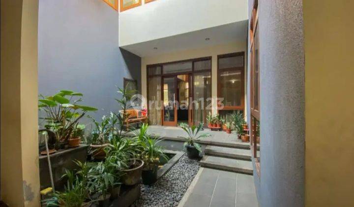 Rumah Mewah Asri Semi Furnished di Turangga, Bandung 2