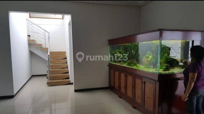 Rumah Bagus Semi Furnished di Setra Sari Kulon, Bandung 2