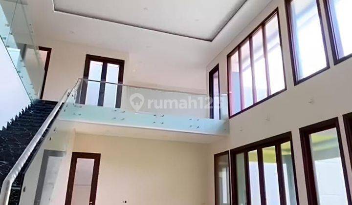 Rumah Bagus Lux Setraduta, Bandung Siap Huni 1