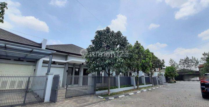 Rumah di Batununggal, Bandung Bagus Siap Huni 1