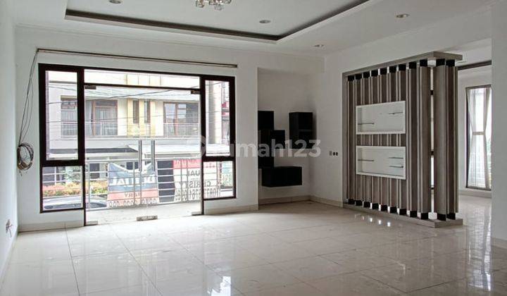 Rumah Bagus Semi Furnished di Sudirman Townhouse, Bandung 1