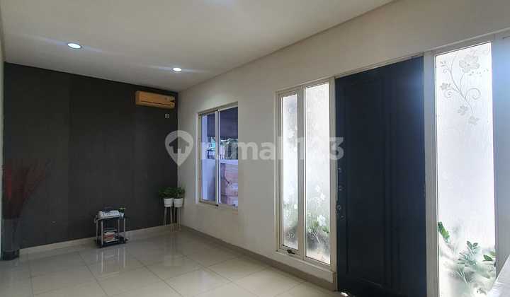 Dijual Rumah Semi-Furnished di Hook @Layar Permai, Pik 1 2