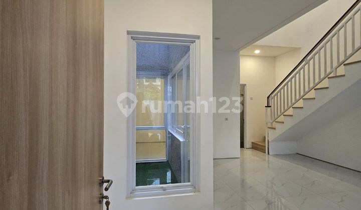 Rumah Baru Siap Huni Dalam Komplek di Pondok Kelapa