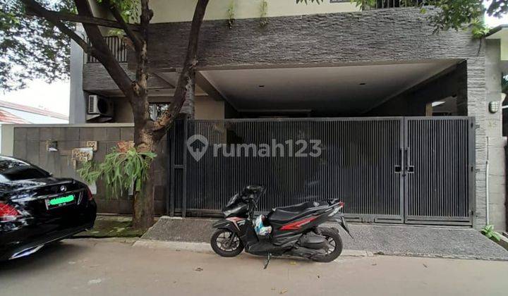 Rumah Secondary Siap Huni Full Furnished Di kebon Pala Jakarta  1