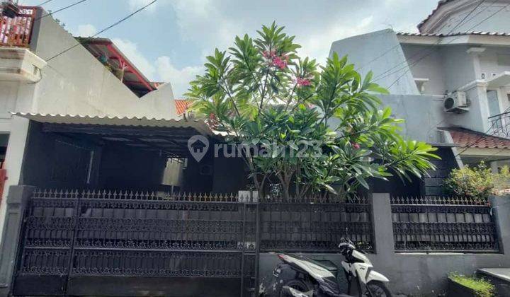 Rumah Bagus di Pondok bambu Jakarta Timur  1