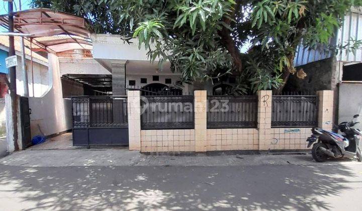 Rumah Bagus 2 Lantai di Rawa kuning Jakarta Timur  1