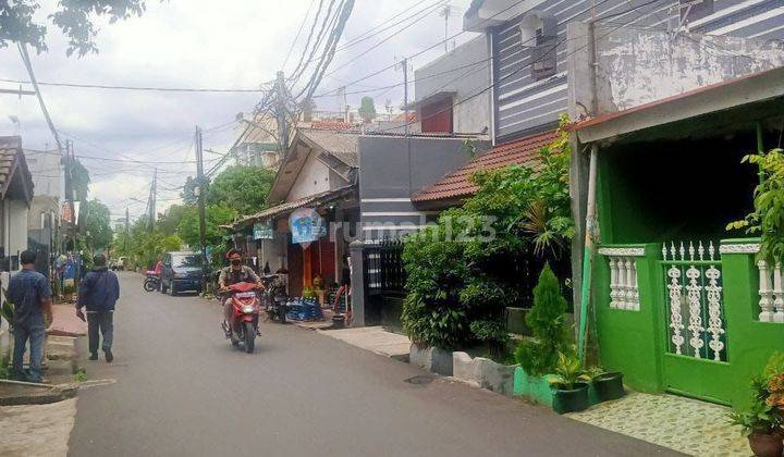 Rumah Lama 2 Lantai di Utan kayu selatan Jakarta timur  2