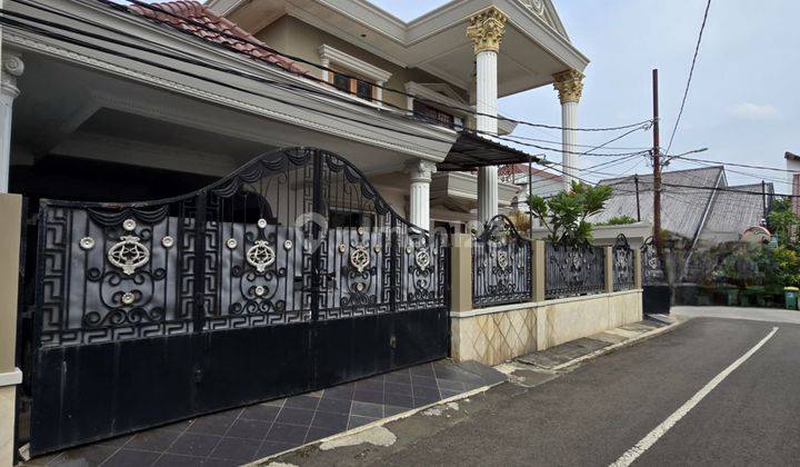 Rumah 2 Lantai Siap Huni di Jatiwaringin Jakarta Timur  1