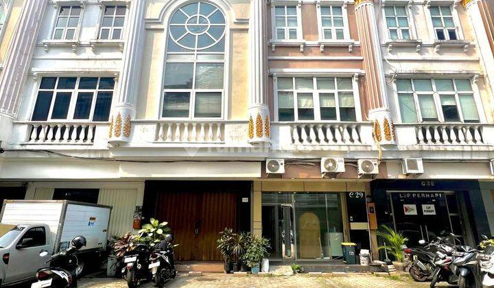 Ruko Bagus Lokasi Strategis di Jalan DR Soepomo Jakarta Selatan  1