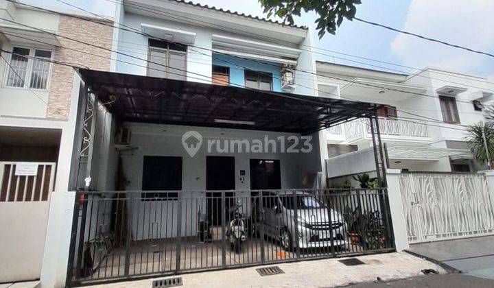 Rumah Secondary 2 Lantai di Cawang Jakarta Timur  2