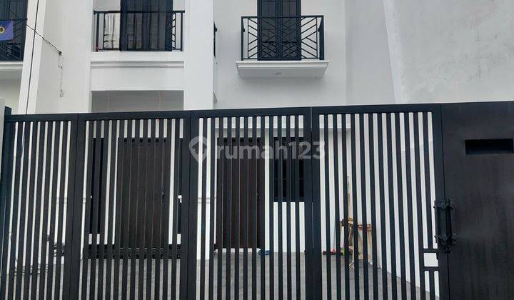 Rumah Baru 2 Lantai Di Balekambang Jakarta Timur  1