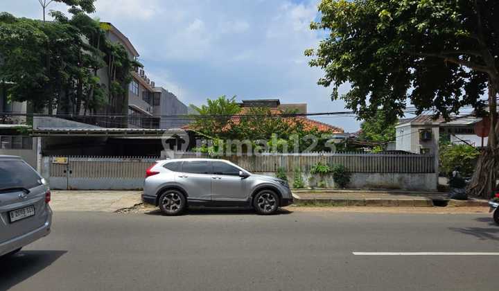 Rumah Lama Lokasi Strategis di Tebet Jakarta Selatan Rumah Lama Lokasi Strategis di Tebet Jakarta Selatan