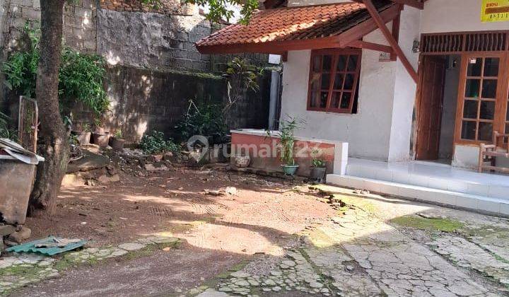 Rumah Tua Butuh Renovasi di jalan raya tengah, Kramat Jati 2