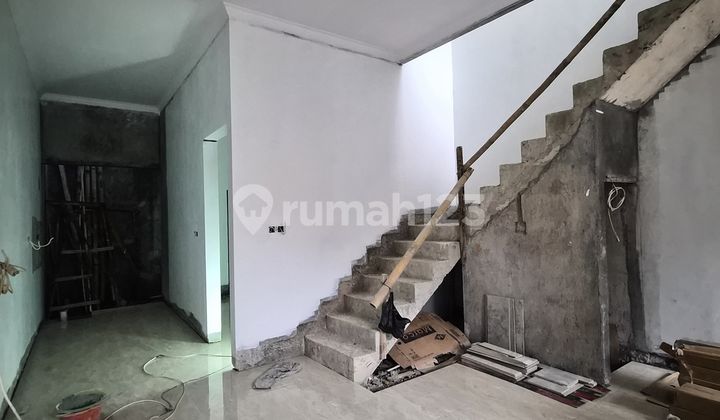 Rumah Baru Dalam Komplek di Duren Sawit 2