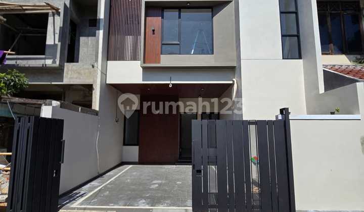 Rumah Baru Dalam Komplek. di Pulo Asem Rawamangun