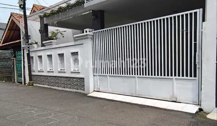 Rumah Siap Huni di Utan Kayu Jakarta Timur Rumah Siap Huni di Utan Kayu Jakarta Timur